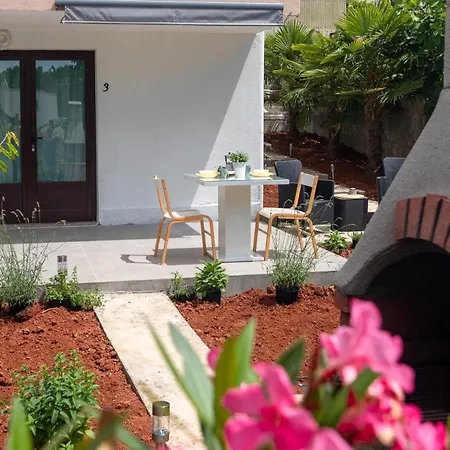 Oleander Lägenhet Malinska Exteriör bild